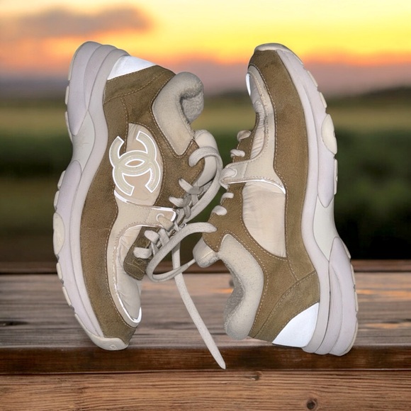 CHANEL sneakers women’s size 38 USA size is 7.5 made in Italy - Picture 1 of 15